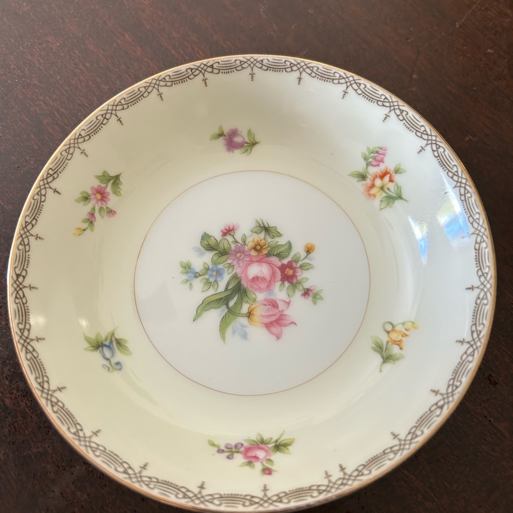 3 Petite vintage China Bowls - Picture 3 of 4